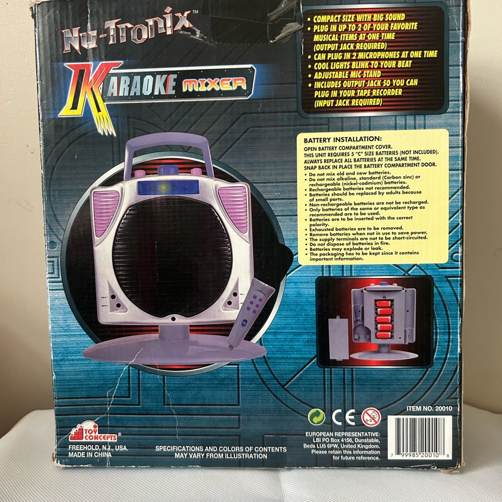 KARAOKE MIXER WITH MICROPHONE PREOWNED